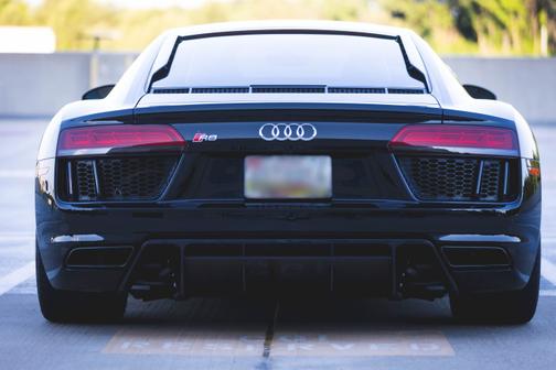 Photo 4 of 22 of 2018 Audi R8 5.2 V10