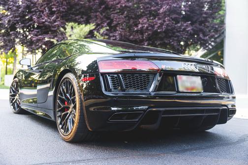 Photo 5 of 22 of 2018 Audi R8 5.2 V10