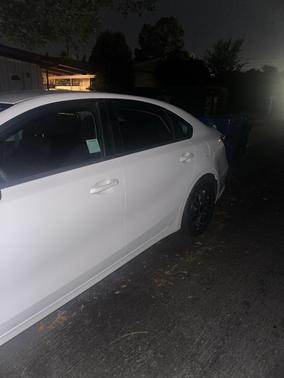 White 2023 Kia Forte LXS