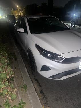 White 2023 Kia Forte LXS