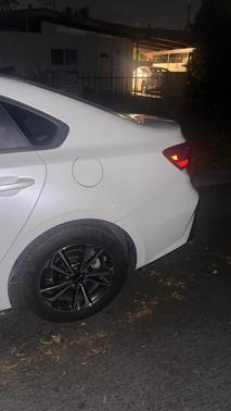 White 2023 Kia Forte LXS