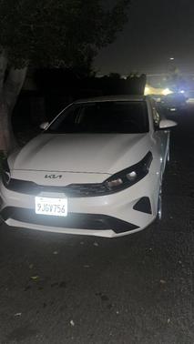 White 2023 Kia Forte LXS