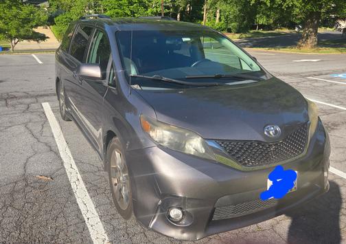 Gray 2011 Toyota Sienna SE