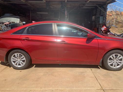 Red 2013 Hyundai SONATA GLS