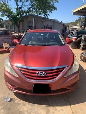 Red 2013 Hyundai SONATA GLS