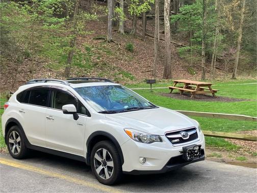 White 2014 Subaru XV Crosstrek Hybrid 2.0i Hybrid Touring