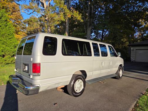 2013 Ford E350 Super Duty XLT