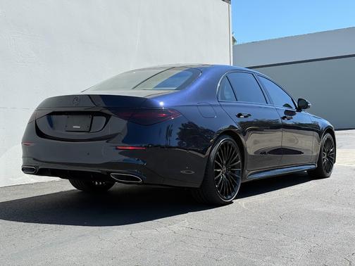 Blue 2022 Mercedes-Benz S-Class S 500 4MATIC