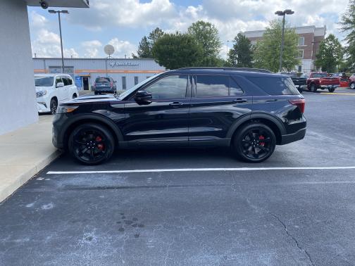 Photo 2 of 2 of 2021 Ford Explorer ST