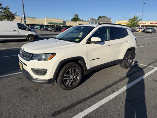 White 2017 Jeep New Compass Latitude