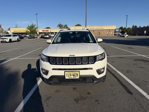 White 2017 Jeep New Compass Latitude