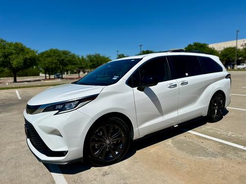 2023 Toyota Sienna XSE
