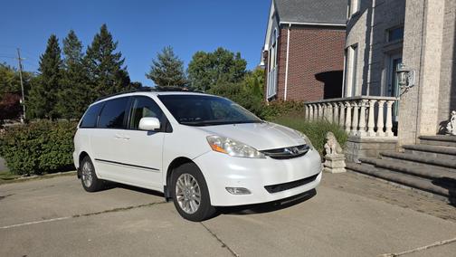 2008 Toyota Sienna XLE