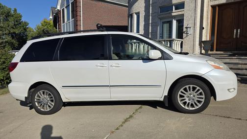 2008 Toyota Sienna XLE