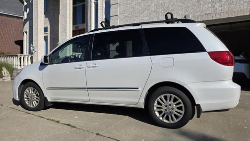 2008 Toyota Sienna XLE
