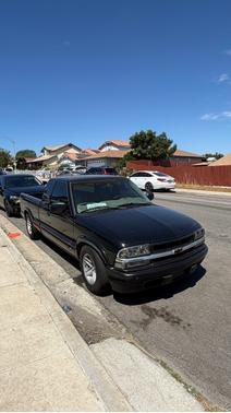 Black 2003 Chevrolet S-10 Base