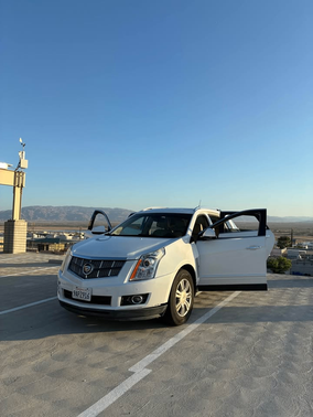 White 2011 Cadillac SRX Luxury Collection