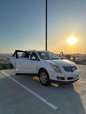 White 2011 Cadillac SRX Luxury Collection