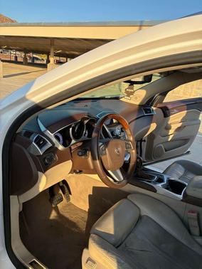 White 2011 Cadillac SRX Luxury Collection