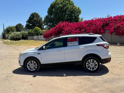 White 2017 Ford Escape SE
