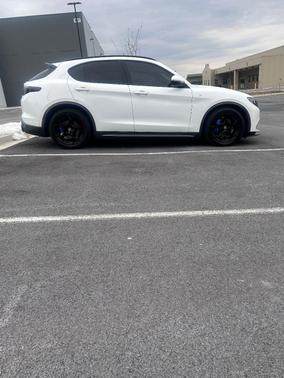 White 2022 Alfa Romeo Stelvio Ti