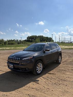 Silver 2017 Jeep Cherokee Limited