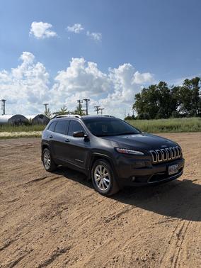 Silver 2017 Jeep Cherokee Limited