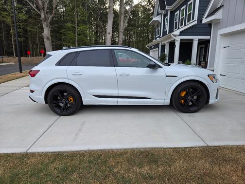 White 2022 Audi e-tron S Premium Plus