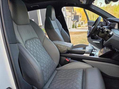 White 2022 Audi e-tron S Premium Plus