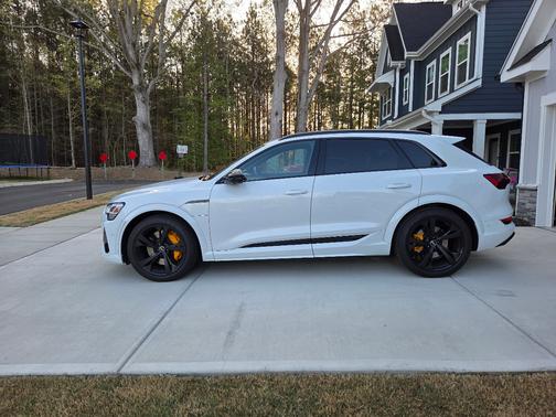 White 2022 Audi e-tron S Premium Plus