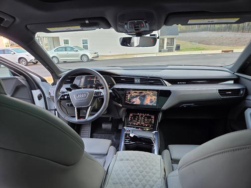 White 2022 Audi e-tron S Premium Plus