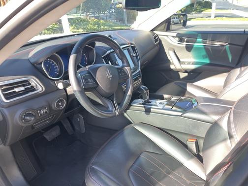 2016 Maserati Ghibli Base