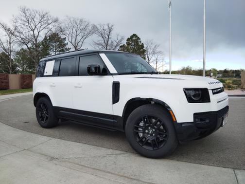 2024 Land Rover Defender 110 P400 X-Dynamic SE