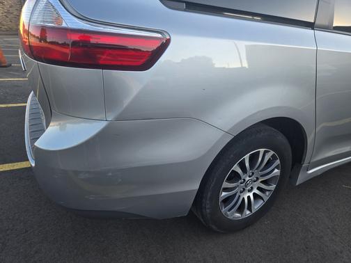 Silver 2018 Toyota Sienna XLE Premium