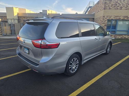 Silver 2018 Toyota Sienna XLE Premium
