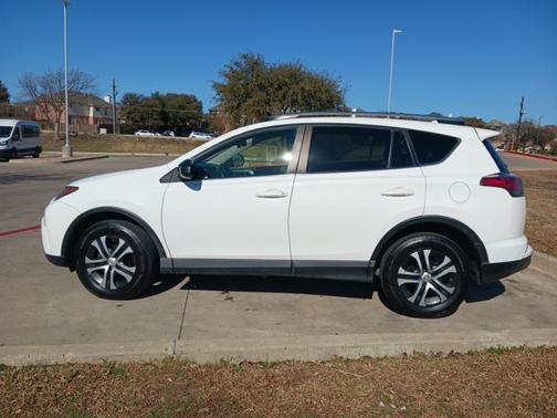 White 2017 Toyota RAV4 LE