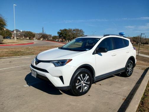 White 2017 Toyota RAV4 LE