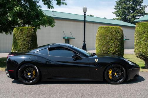 Black 2013 Ferrari California Base
