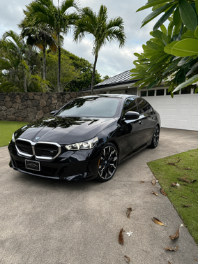 Black 2024 BMW i5 M60