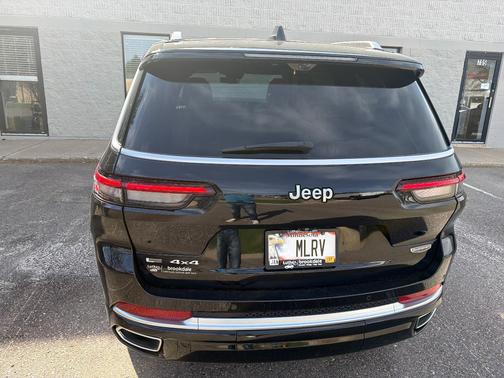 Black 2022 Jeep Grand Cherokee L Summit Reserve