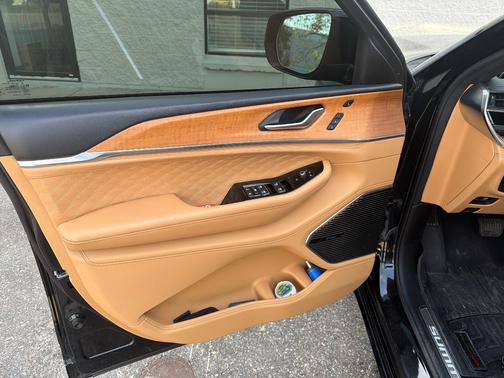 Black 2022 Jeep Grand Cherokee L Summit Reserve