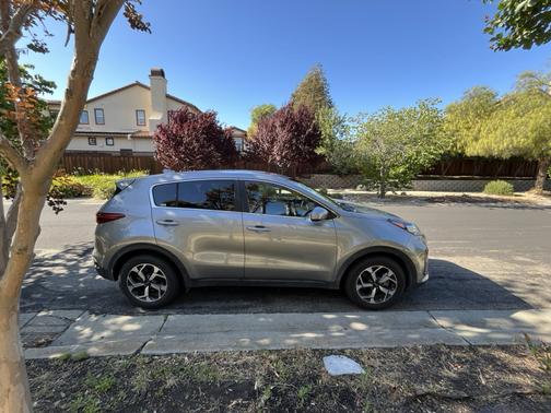 Gray 2021 Kia Sportage LX