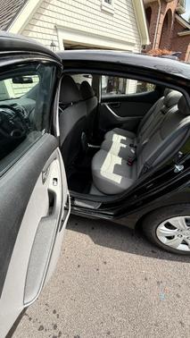 Black 2016 Hyundai ELANTRA SE