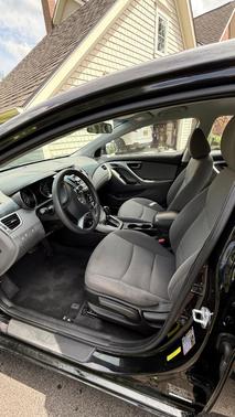 Black 2016 Hyundai ELANTRA SE
