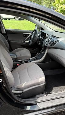 Black 2016 Hyundai ELANTRA SE