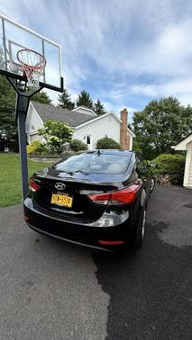 Black 2016 Hyundai ELANTRA SE