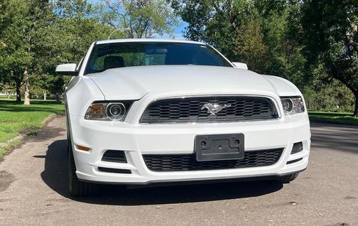 White 2014 Ford Mustang V6