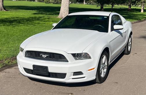 White 2014 Ford Mustang V6