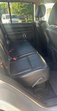 Silver 2010 Jeep Commander Limited