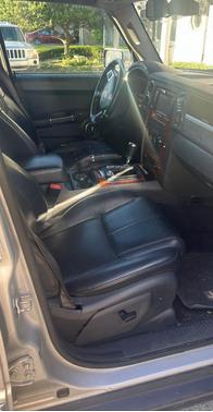 Silver 2010 Jeep Commander Limited